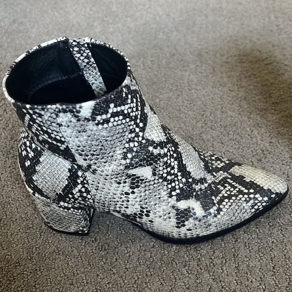 Madden girl Dafnii Snake Skin Booties - Picture 4 of 4